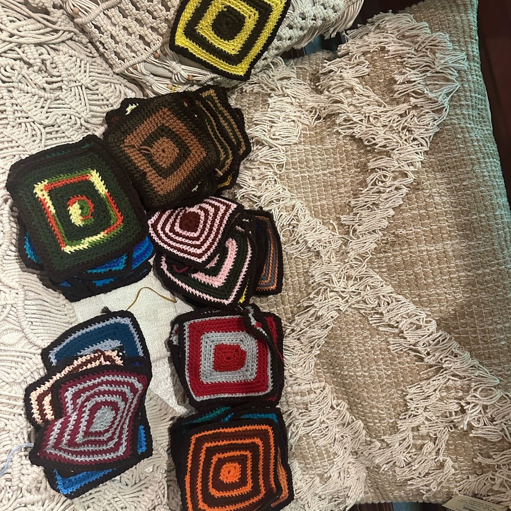Handmade vintage Crochet granny Squares singles to upcycle projects quilts 55+ - Picture 6 of 13